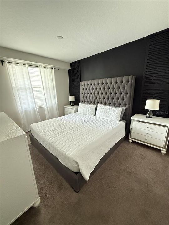 For Sale: $325,000 (2 beds, 2 baths, 1196 Square Feet)