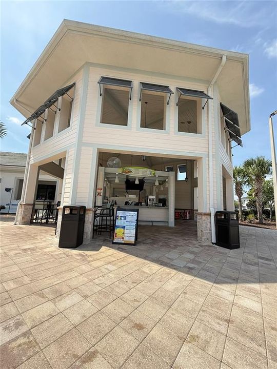 For Sale: $325,000 (2 beds, 2 baths, 1196 Square Feet)