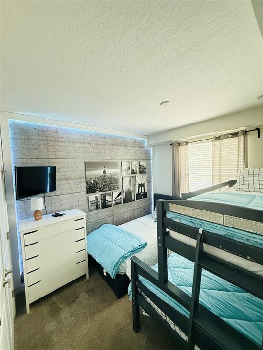 For Sale: $325,000 (2 beds, 2 baths, 1196 Square Feet)