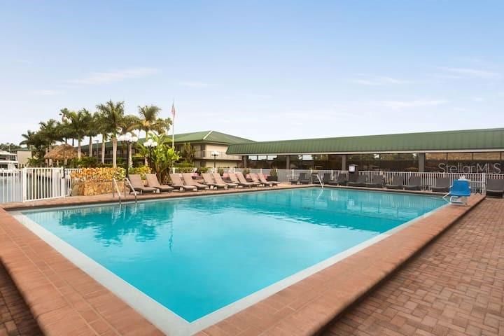 На продажу: $125,000 (1 спален, 1 ванн, 348 Квадратных фут)