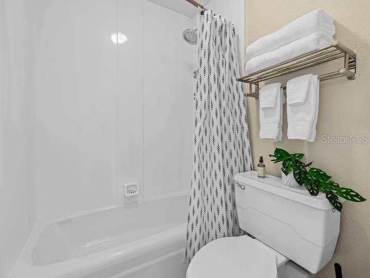 На продажу: $125,000 (1 спален, 1 ванн, 348 Квадратных фут)