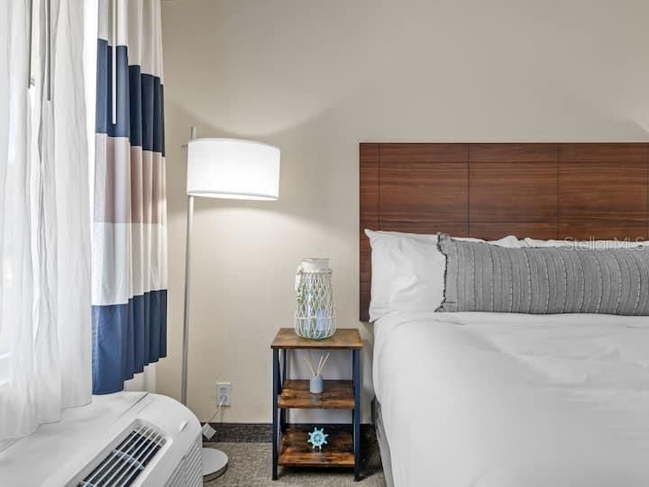 На продажу: $125,000 (1 спален, 1 ванн, 348 Квадратных фут)