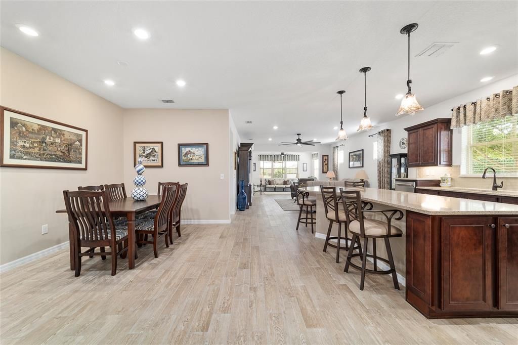 待售: $430,000 (2 贝兹, 2 浴室, 2298 平方英尺)