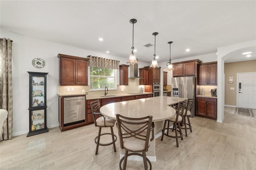 待售: $430,000 (2 贝兹, 2 浴室, 2298 平方英尺)