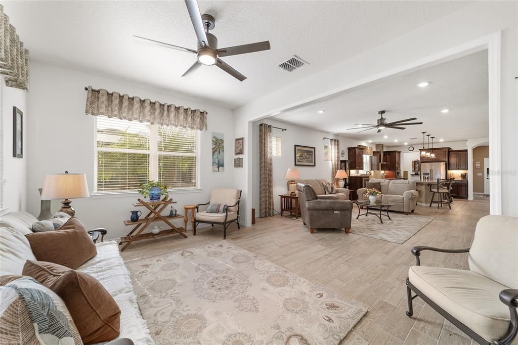 待售: $430,000 (2 贝兹, 2 浴室, 2298 平方英尺)