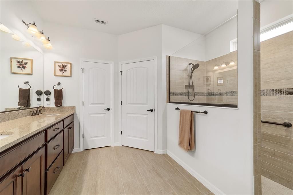 待售: $430,000 (2 贝兹, 2 浴室, 2298 平方英尺)