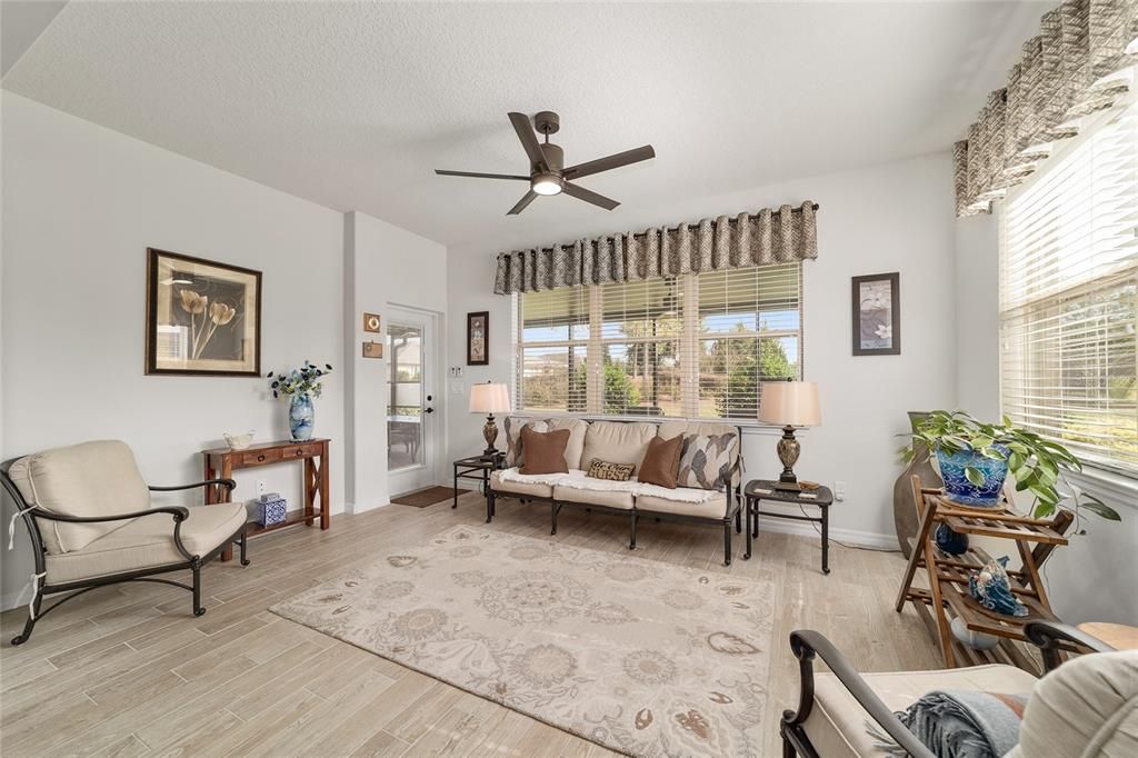 待售: $430,000 (2 贝兹, 2 浴室, 2298 平方英尺)