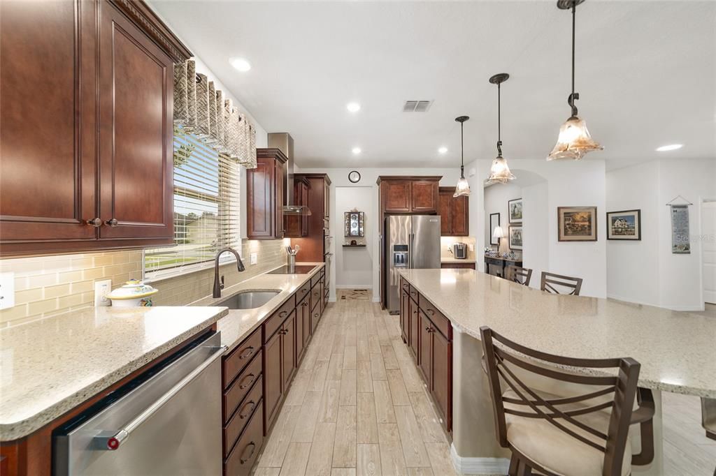 待售: $430,000 (2 贝兹, 2 浴室, 2298 平方英尺)