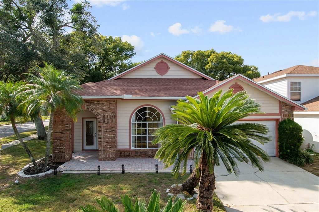 Recently Rented: $2,700 (3 beds, 2 baths, 1898 Square Feet)