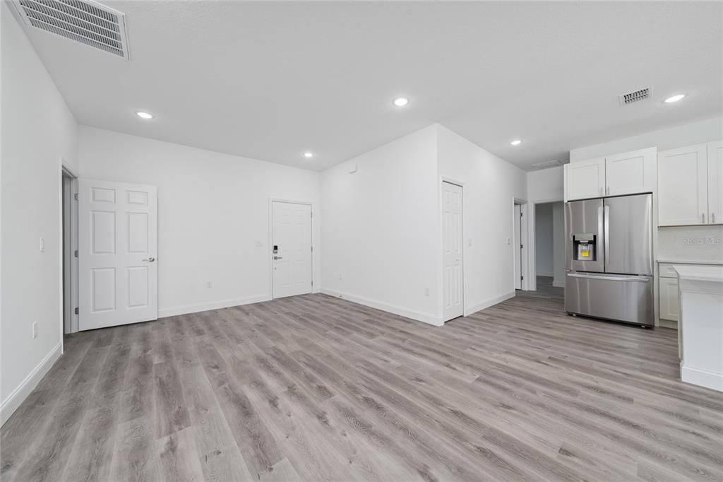 For Sale: $284,900 (4 beds, 2 baths, 1503 Square Feet)