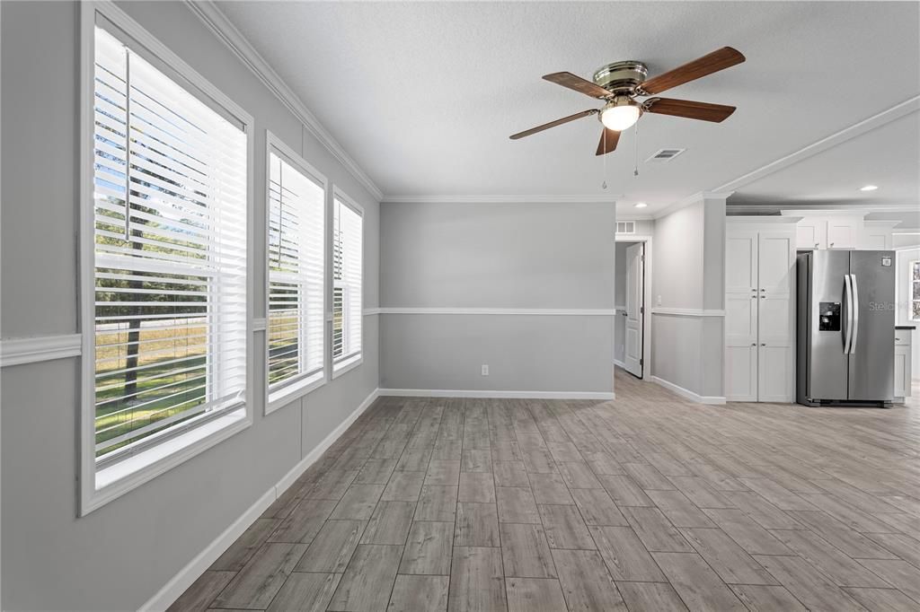 For Sale: $289,900 (4 beds, 2 baths, 1620 Square Feet)