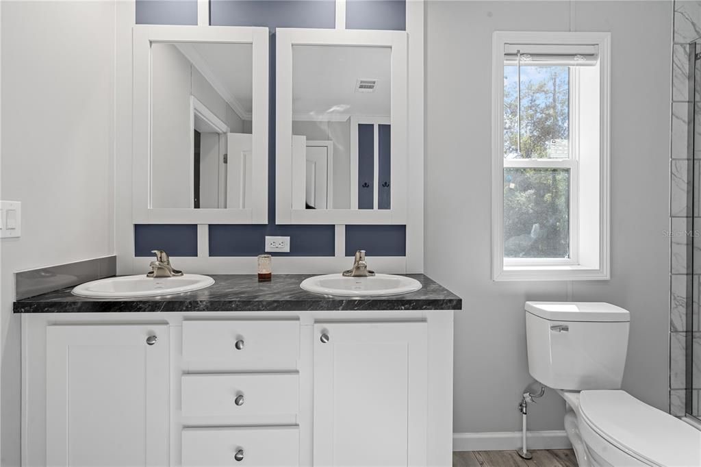 For Sale: $289,900 (4 beds, 2 baths, 1620 Square Feet)