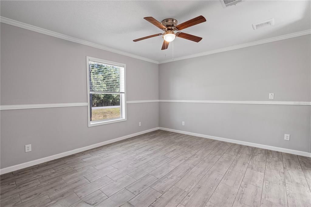 For Sale: $289,900 (4 beds, 2 baths, 1620 Square Feet)