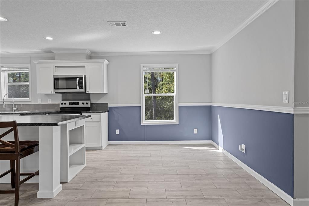 For Sale: $289,900 (4 beds, 2 baths, 1620 Square Feet)