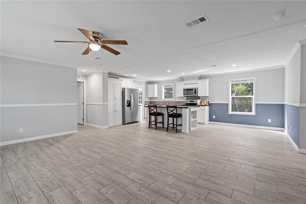 For Sale: $289,900 (4 beds, 2 baths, 1620 Square Feet)