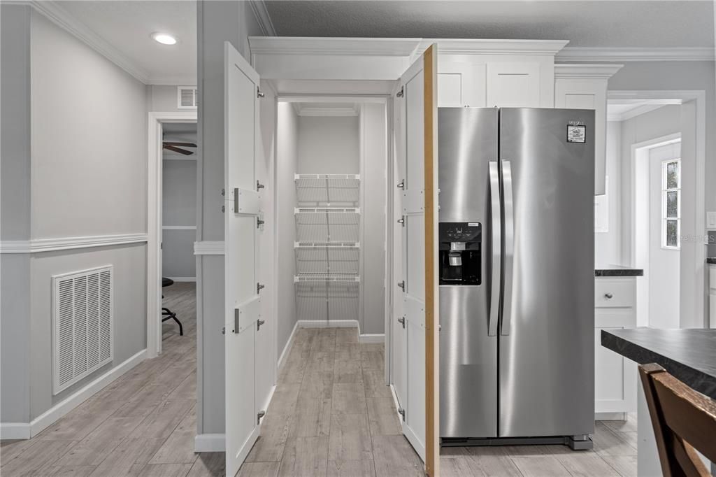 For Sale: $289,900 (4 beds, 2 baths, 1620 Square Feet)