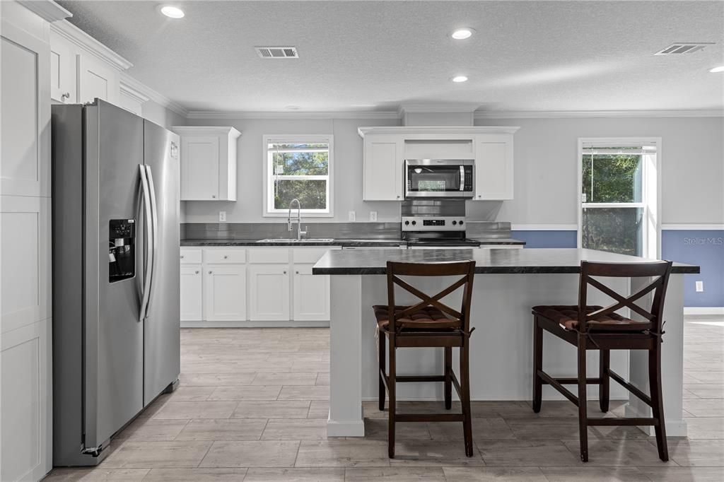 For Sale: $289,900 (4 beds, 2 baths, 1620 Square Feet)