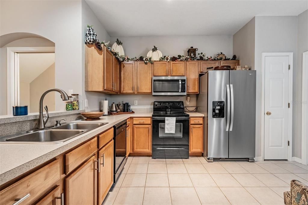 На продажу: $275,000 (2 спален, 2 ванн, 1240 Квадратных фут)