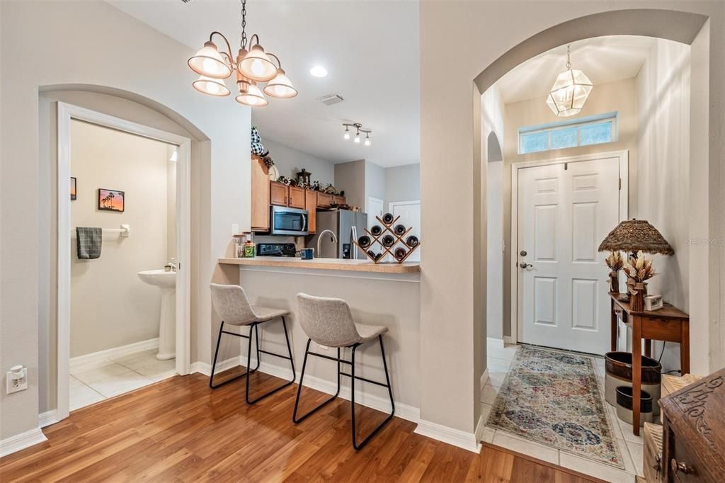 На продажу: $275,000 (2 спален, 2 ванн, 1240 Квадратных фут)