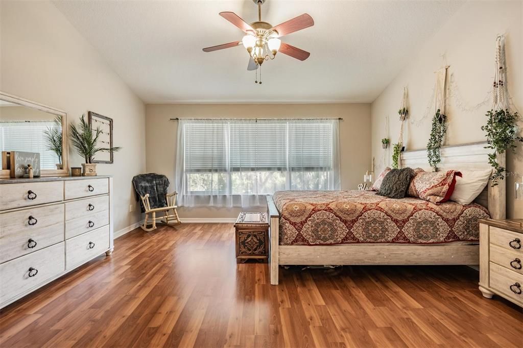 На продажу: $275,000 (2 спален, 2 ванн, 1240 Квадратных фут)