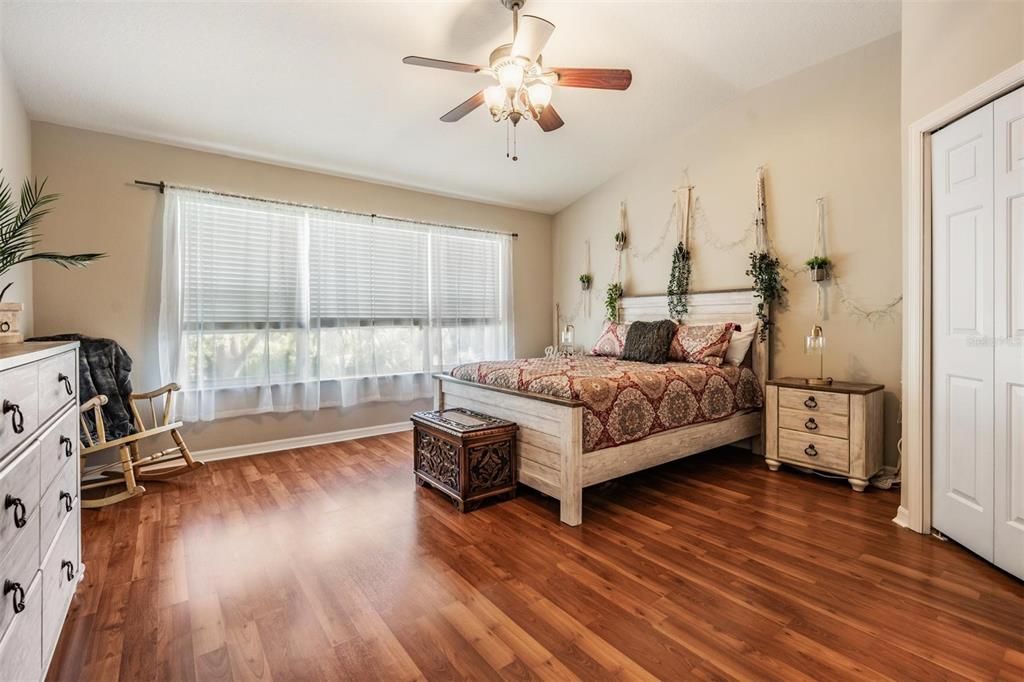 На продажу: $275,000 (2 спален, 2 ванн, 1240 Квадратных фут)