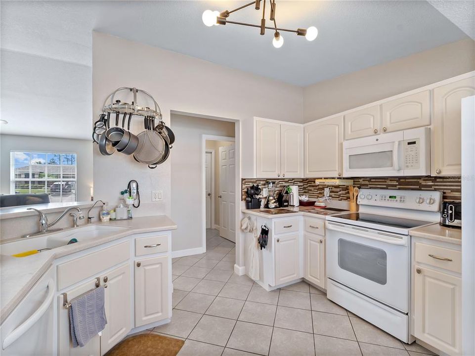 Activo con contrato: $320,000 (3 camas, 2 baños, 1192 Pies cuadrados)