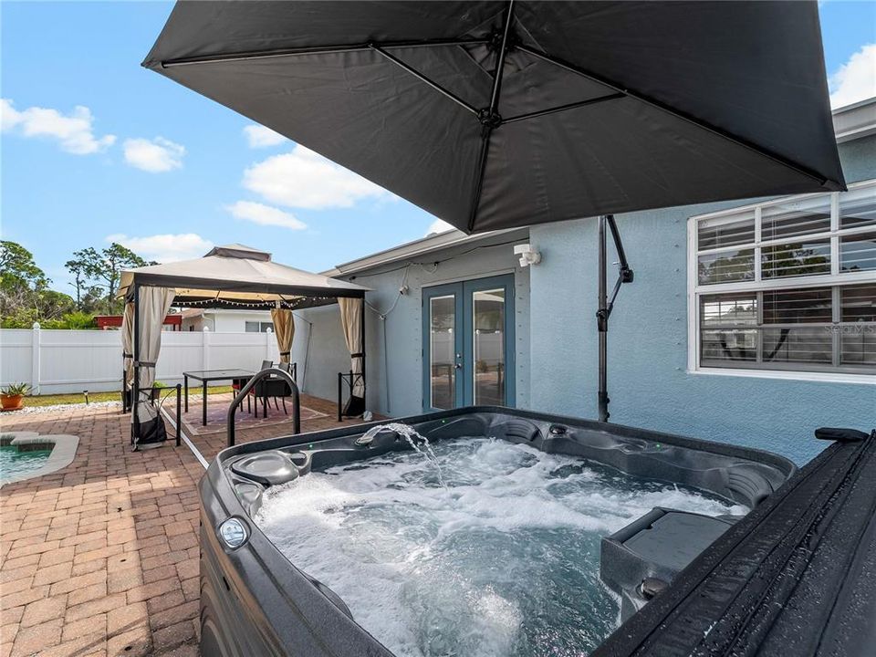 Activo con contrato: $320,000 (3 camas, 2 baños, 1192 Pies cuadrados)