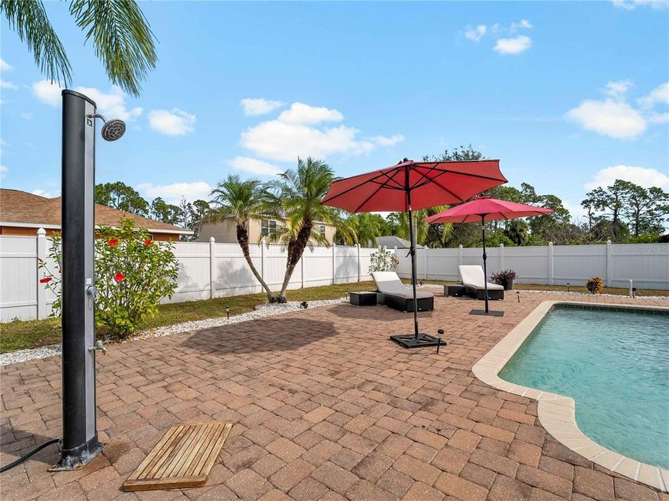 Activo con contrato: $320,000 (3 camas, 2 baños, 1192 Pies cuadrados)