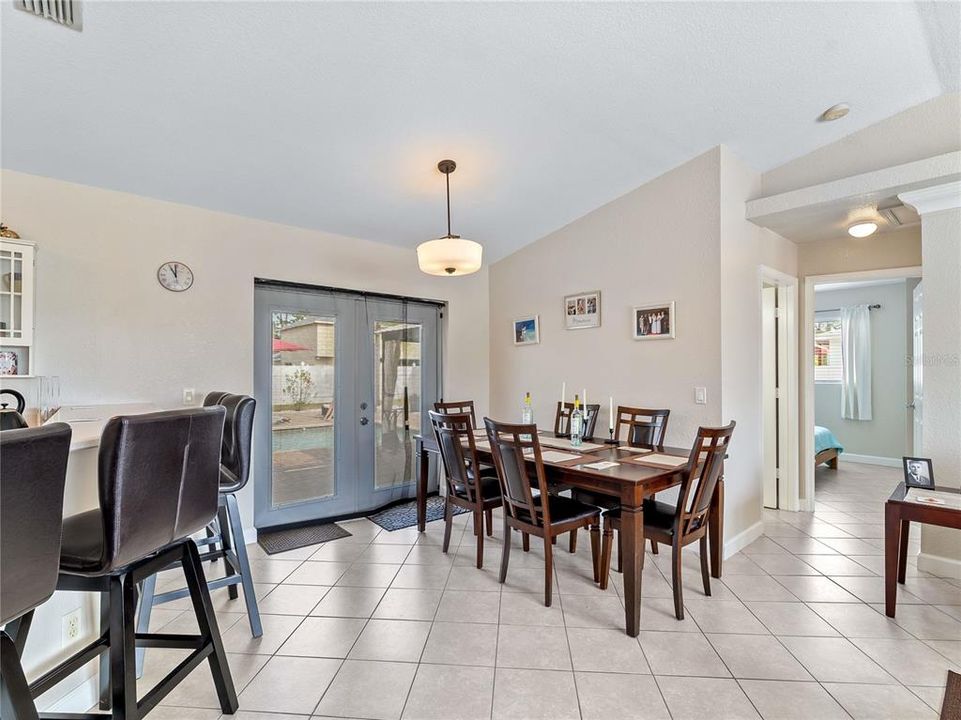 Activo con contrato: $320,000 (3 camas, 2 baños, 1192 Pies cuadrados)