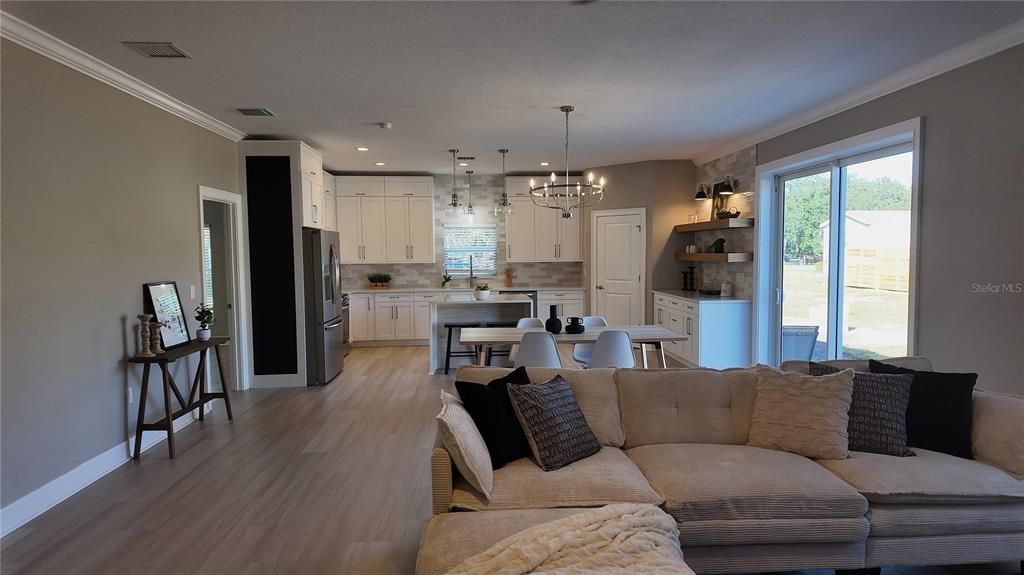 For Sale: $689,900 (4 beds, 2 baths, 1928 Square Feet)