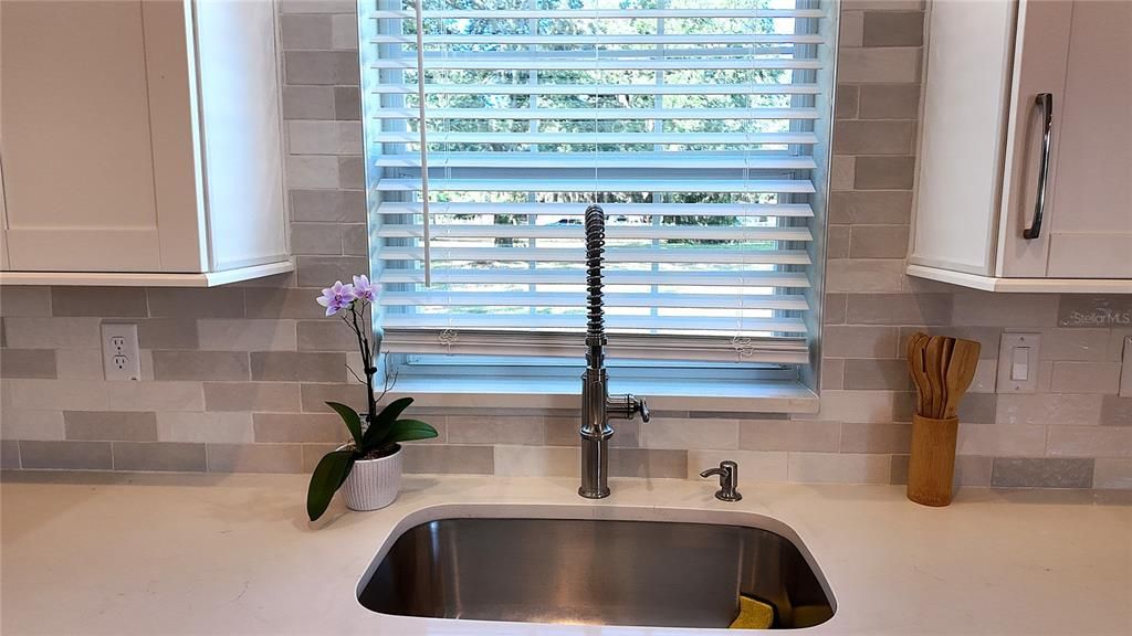 For Sale: $689,900 (4 beds, 2 baths, 1928 Square Feet)