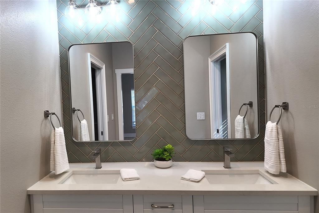 For Sale: $689,900 (4 beds, 2 baths, 1928 Square Feet)