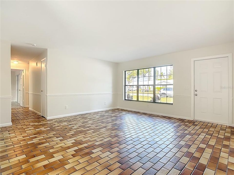 待售: $365,000 (3 贝兹, 2 浴室, 1427 平方英尺)