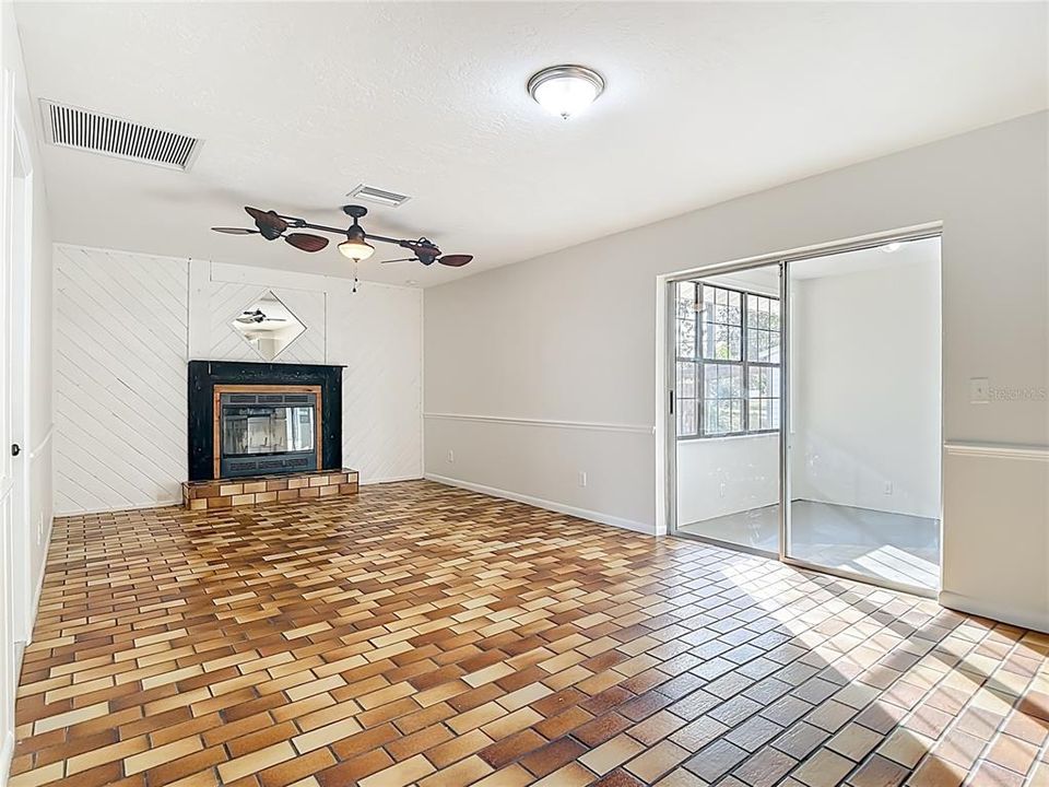 待售: $365,000 (3 贝兹, 2 浴室, 1427 平方英尺)