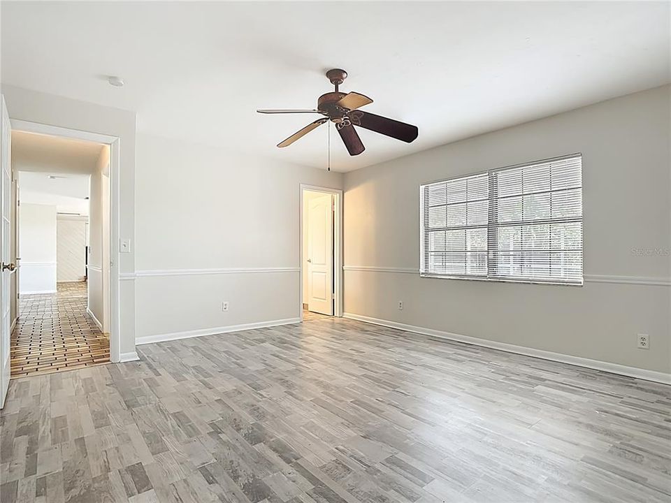 待售: $365,000 (3 贝兹, 2 浴室, 1427 平方英尺)