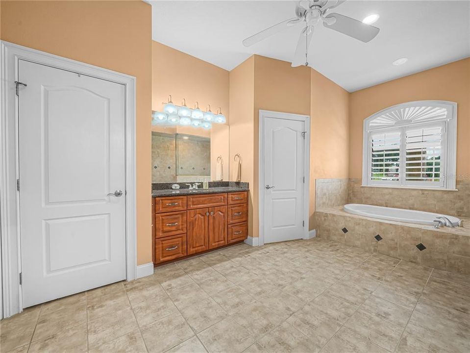 En Venta: $950,000 (5 camas, 4 baños, 3669 Pies cuadrados)