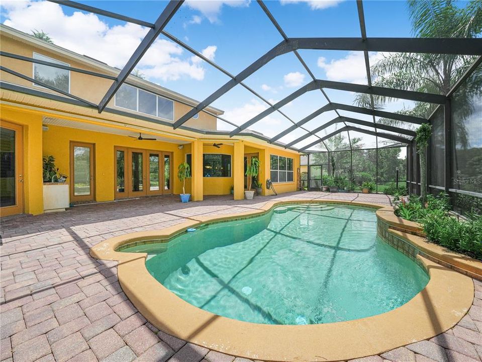 En Venta: $950,000 (5 camas, 4 baños, 3669 Pies cuadrados)