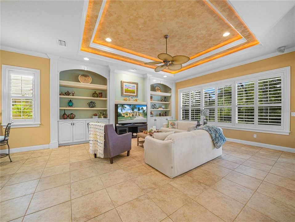 En Venta: $950,000 (5 camas, 4 baños, 3669 Pies cuadrados)