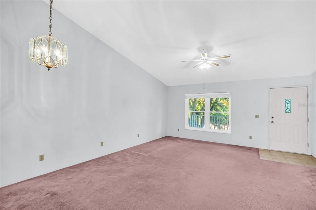 For Sale: $170,000 (2 beds, 2 baths, 1210 Square Feet)