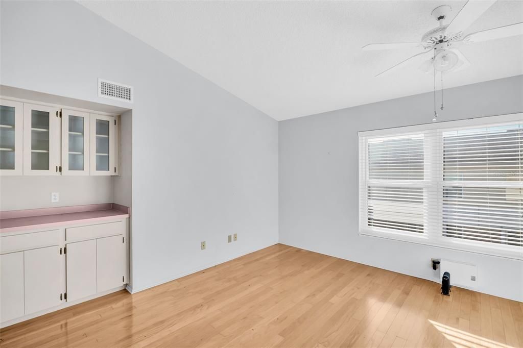 For Sale: $170,000 (2 beds, 2 baths, 1210 Square Feet)