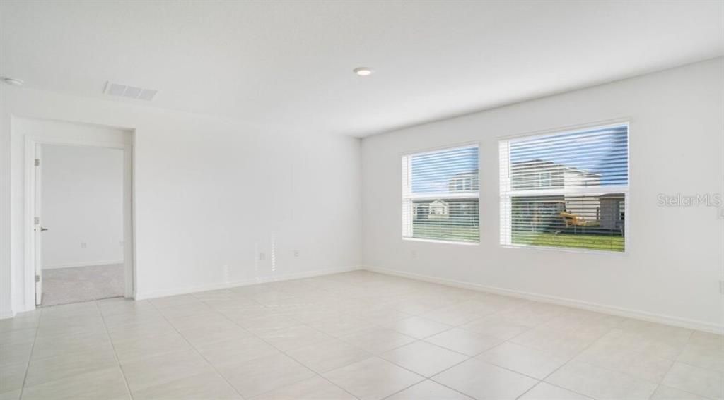 For Sale: $250,000 (3 beds, 2 baths, 1500 Square Feet)