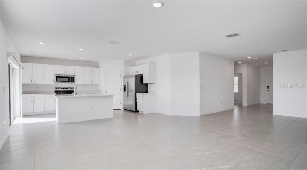 For Sale: $250,000 (3 beds, 2 baths, 1500 Square Feet)