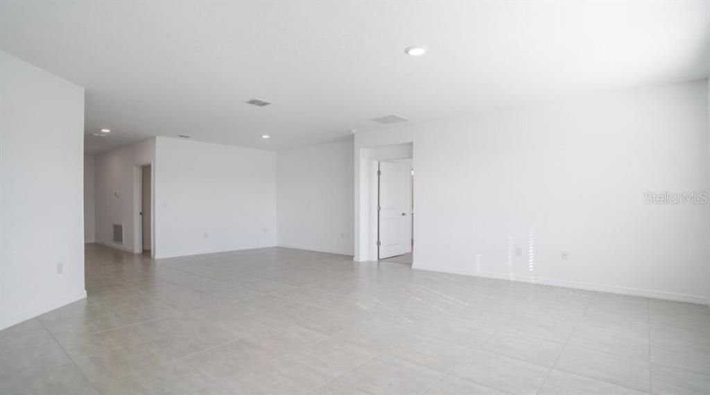 For Sale: $250,000 (3 beds, 2 baths, 1500 Square Feet)