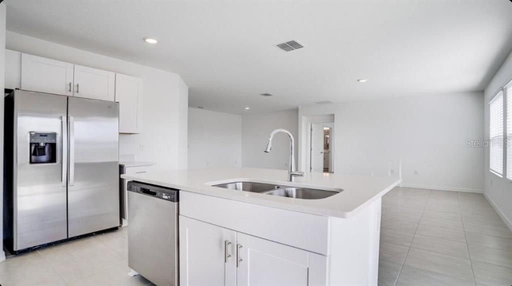 For Sale: $250,000 (3 beds, 2 baths, 1500 Square Feet)