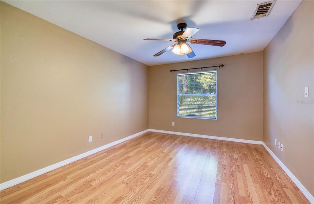 待售: $182,500 (3 贝兹, 2 浴室, 985 平方英尺)