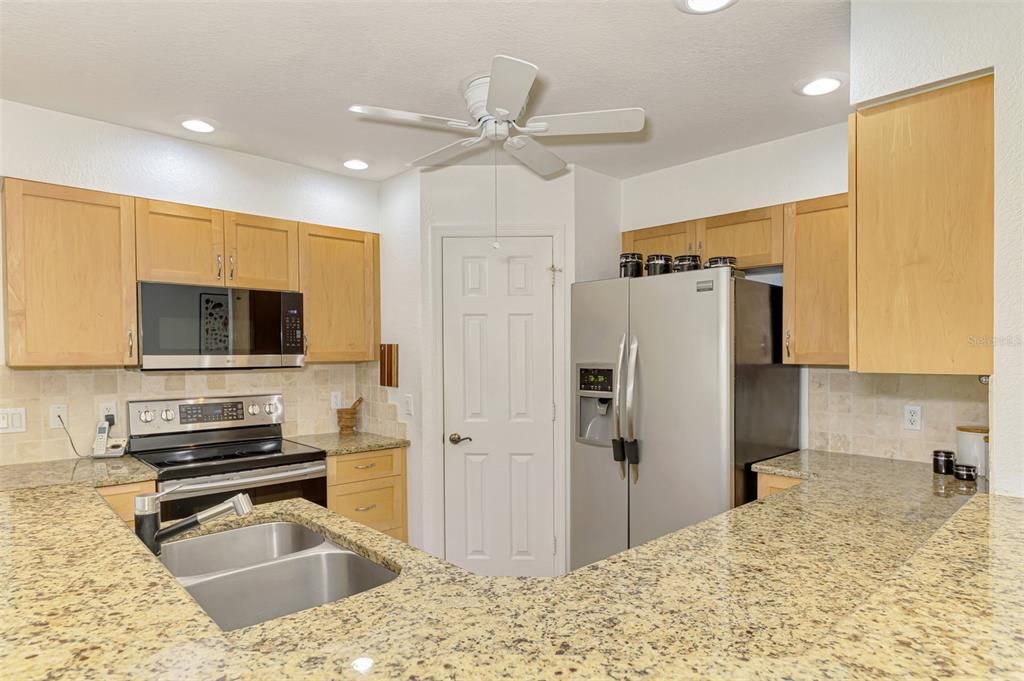 待售: $298,000 (3 贝兹, 2 浴室, 1516 平方英尺)