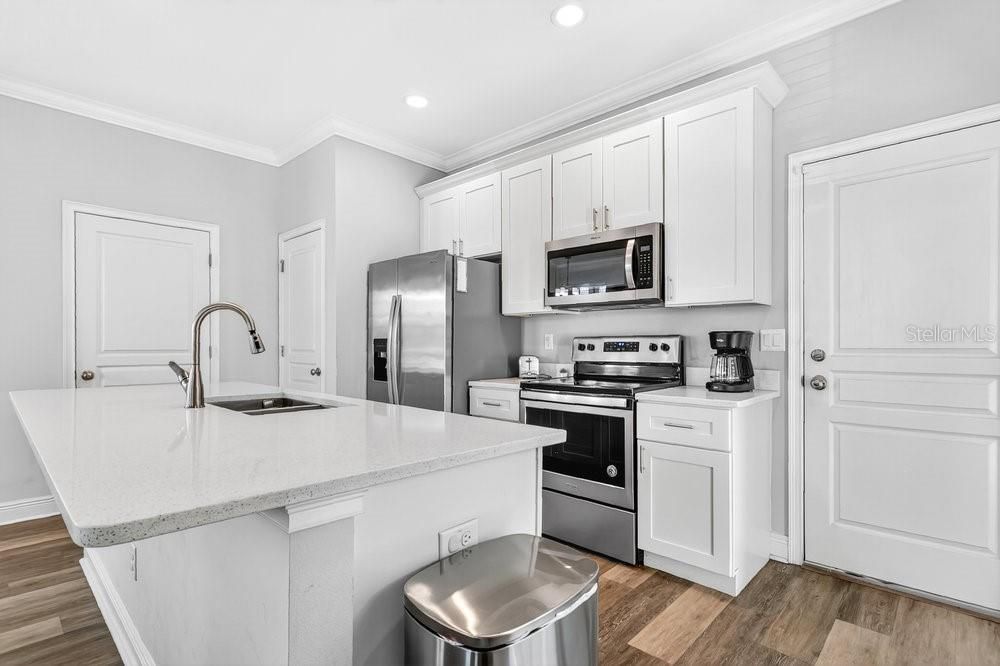 For Rent: $2,700 (3 beds, 2 baths, 1537 Square Feet)