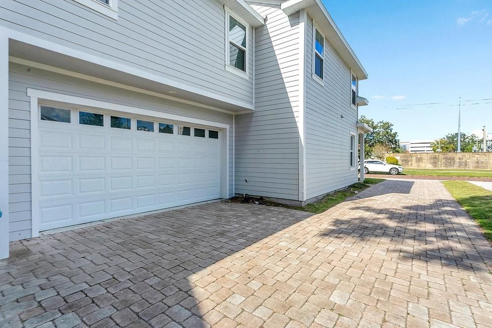 For Rent: $2,700 (3 beds, 2 baths, 1537 Square Feet)