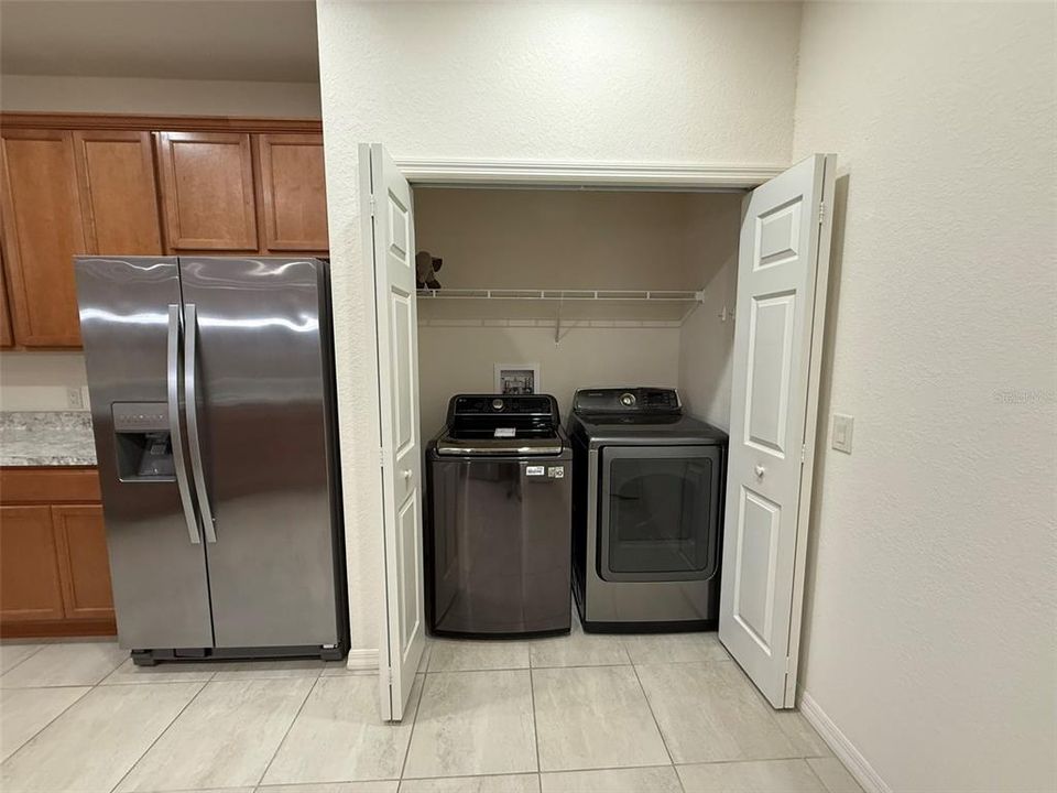 合同活跃: $228,900 (2 贝兹, 2 浴室, 1391 平方英尺)