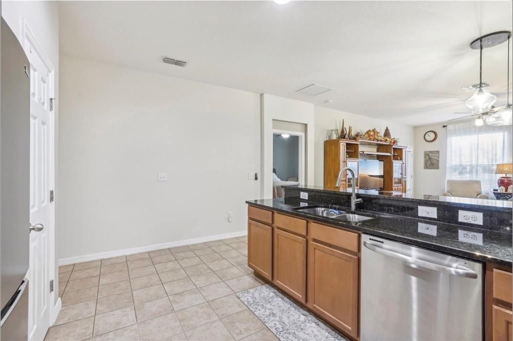 Active With Contract: $399,900 (3 beds, 2 baths, 1840 Square Feet)